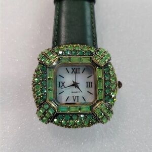 Elegant Vintage green Gemstone Women's Watch